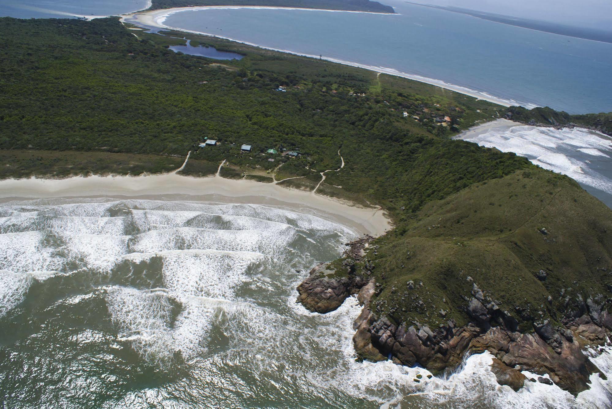 Grajagan Surf Resort Ilha do Mel Zewnętrze zdjęcie